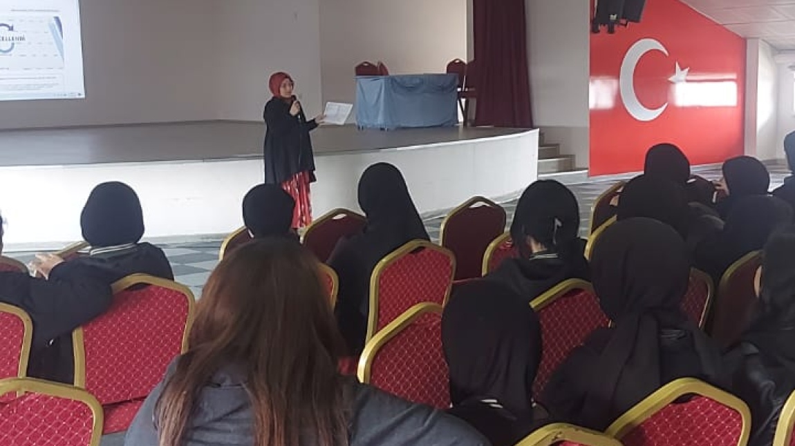 Başarılı İmam Hatip Liselerinin Tanıtıldı